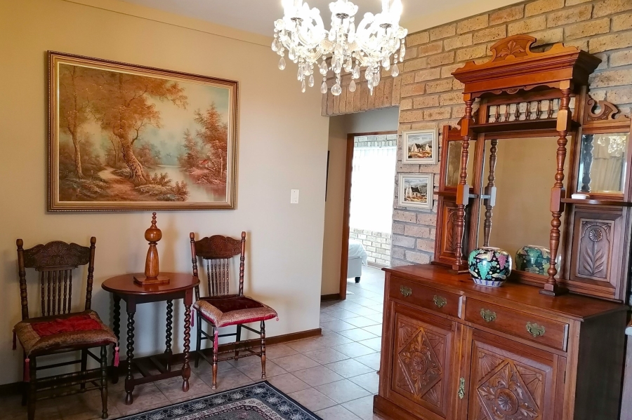 5 Bedroom Property for Sale in Stilbaai Wes Western Cape